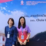รศ.ทพญ.ดร.พีรยา ภูอภิชาติดำรง คณบดีคณะทันตแพทยศาสตร์ และผศ.ทพญ.ดร.จิตติมา พุ่มกลิ่น รองคณบดีฝ่ายคลิน...