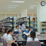 ภาพบรรยากาศห้องอ่านหนังสือ