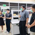 รองคณบดีฝ่ายวิจัยและนวัตกรรม พร้อมด้วย ประธานห้องปฏิบัติการวิจัย และบุคลากรงานวิจัย คณะทันตแพทยศาสตร...